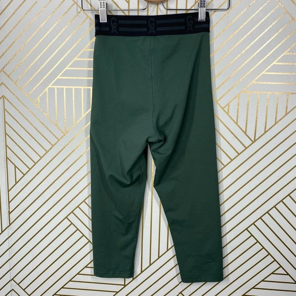 Good American Icon Capri Legging Olive - Picture 7 of 9